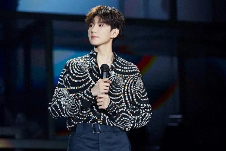 男生学院自习室,TFBOYS10年历程及纪念活动官宣(图7) 男生学院自习室,TFBOYS10年历程及纪念活动官宣(图7)