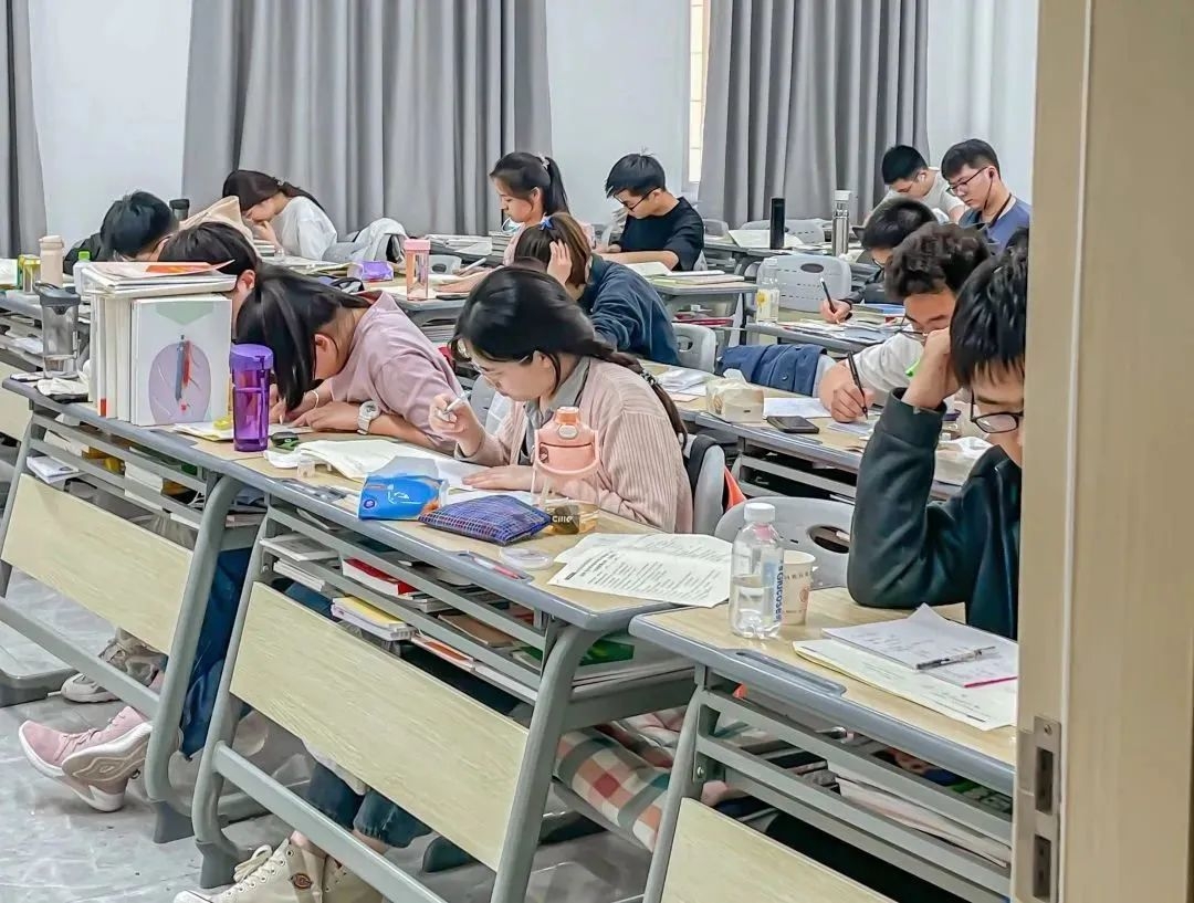 法律专硕考研英语一怎么备考,拿高分考研英语高效复习经验分享(图1) 法律专硕考研英语一怎么备考,拿高分考研英语高效复习经验分享(图1)