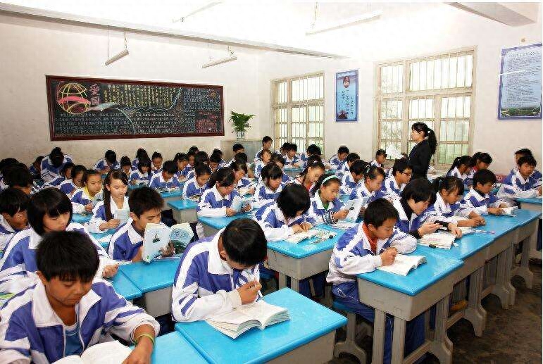 大学生看什么书提升自己,学长公认必看的提升认知的这6本书籍(图3) 大学生看什么书提升自己,学长公认必看的提升认知的这6本书籍(图3)