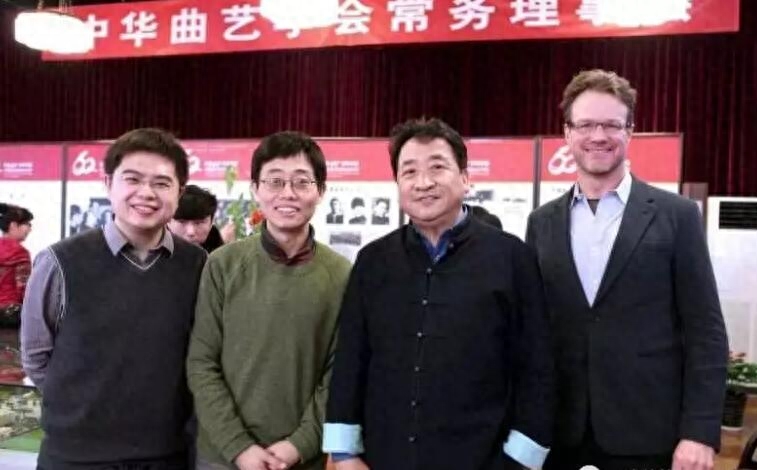 大学生自习曲演唱者,初代大学自习室纯创作者歌手现状(图12) 大学生自习曲演唱者,初代大学自习室纯创作者歌手现状(图12)