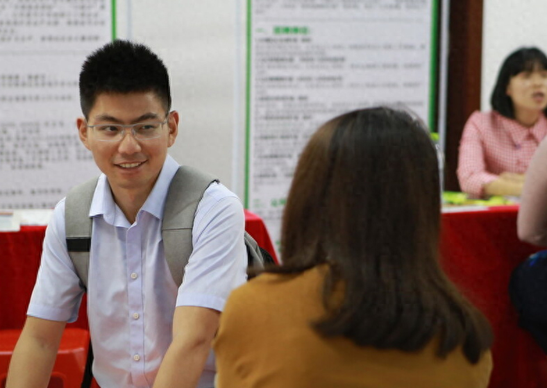 上大学迁户口有什么好处和坏处,一文看懂大学迁户口利弊全面分析(图5) 上大学迁户口有什么好处和坏处,一文看懂大学迁户口利弊全面分析(图5)