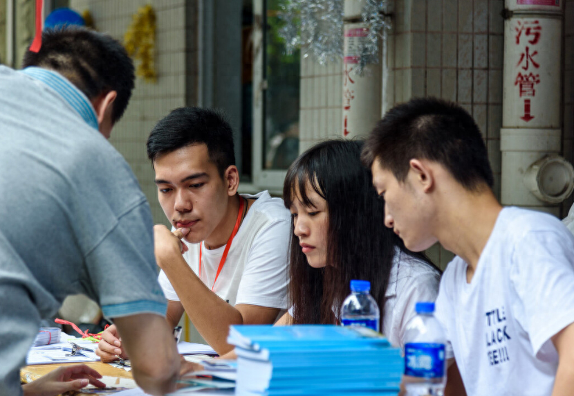上大学迁户口有什么好处和坏处,一文看懂大学迁户口利弊全面分析(图6) 上大学迁户口有什么好处和坏处,一文看懂大学迁户口利弊全面分析(图6)