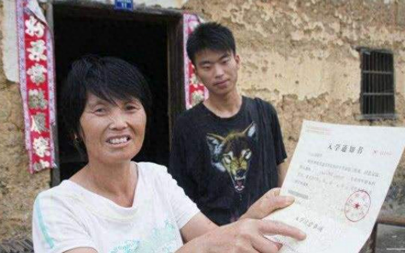 上大学迁户口有什么好处和坏处,一文看懂大学迁户口利弊全面分析(图7) 上大学迁户口有什么好处和坏处,一文看懂大学迁户口利弊全面分析(图7)