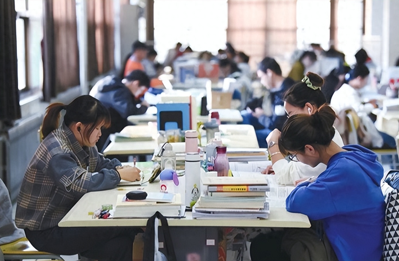 考研条件英语必须过四级吗,23年考研新规定之英语四六级的要求(图1) 考研条件英语必须过四级吗,23年考研新规定之英语四六级的要求(图1)