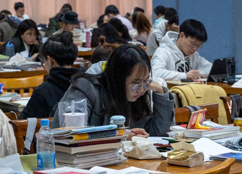 考研条件英语必须过四级吗,23年考研新规定之英语四六级的要求(图6) 考研条件英语必须过四级吗,23年考研新规定之英语四六级的要求(图6)
