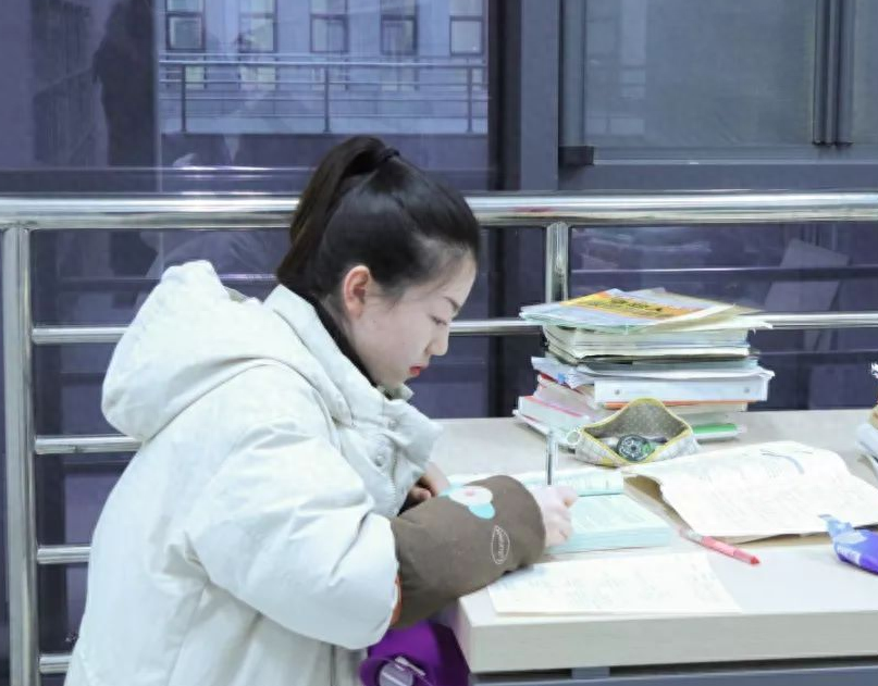 考研条件英语必须过四级吗,23年考研新规定之英语四六级的要求(图9) 考研条件英语必须过四级吗,23年考研新规定之英语四六级的要求(图9)