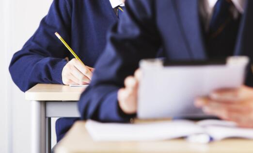 考研汉语言文学有哪些专业，汉语言文学专业考研的方向及热门院校(图1)