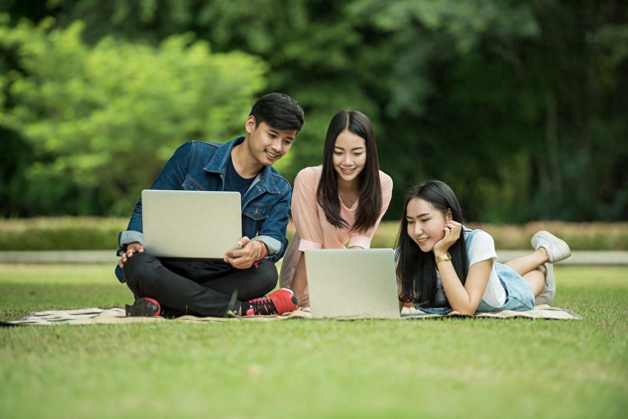 下载什么软件可以学英语，今天给大家分享几款超好用的英语学习神器