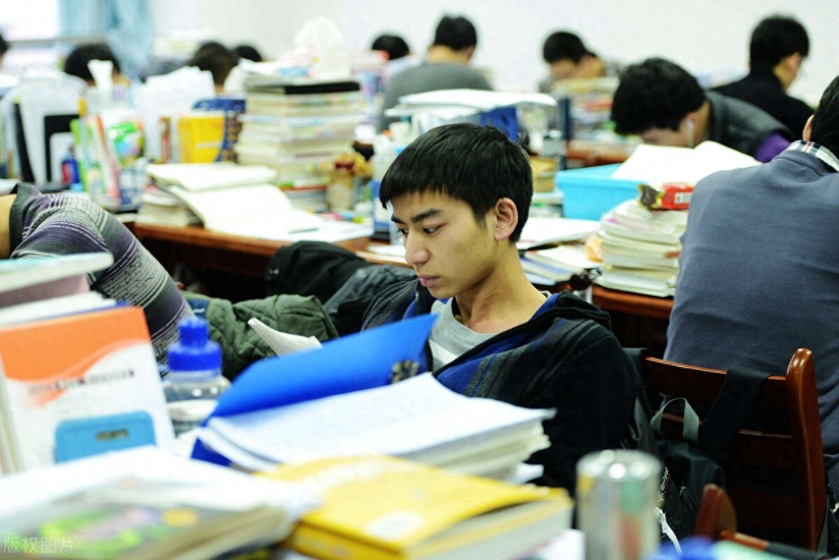 考研数学分为哪几类,考研数学类型介绍及难度解析(图3) 考研数学分为哪几类,考研数学类型介绍及难度解析(图3)