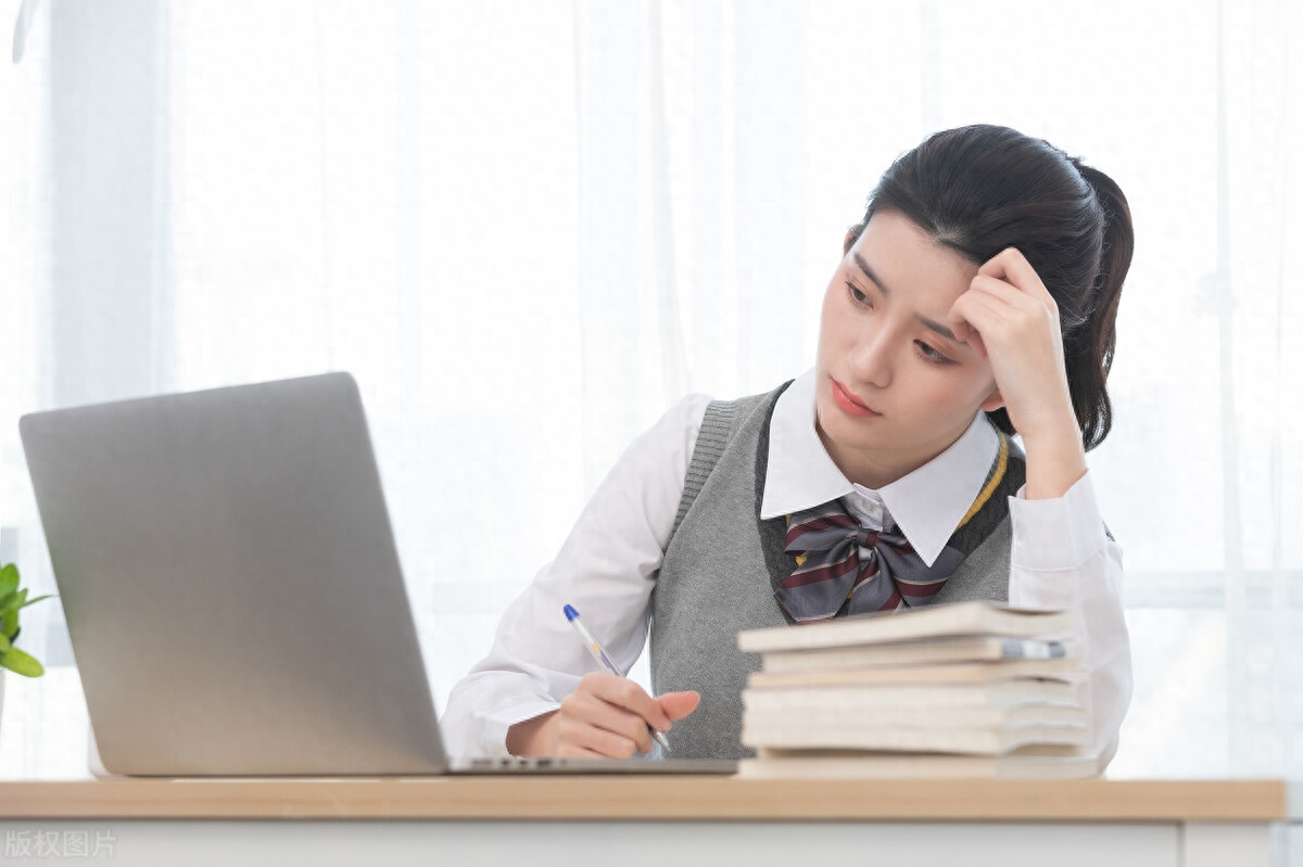 一般考研什么时候开始准备，业内人士为你分析大三备考的好处