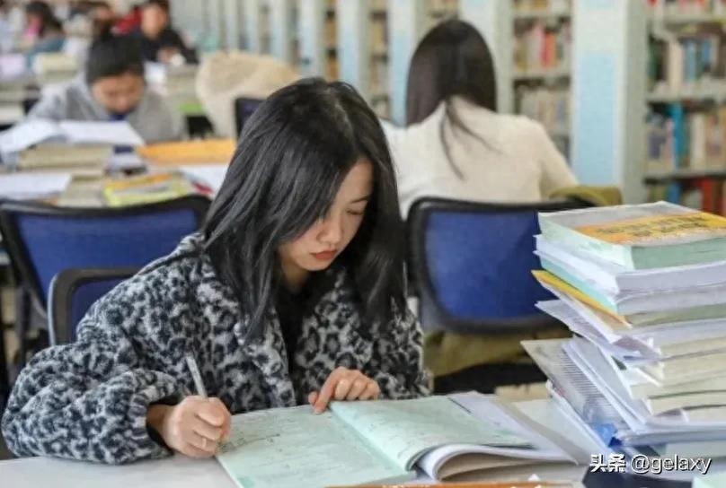读研究生一年要多少钱学费，最详细的读研费用解析