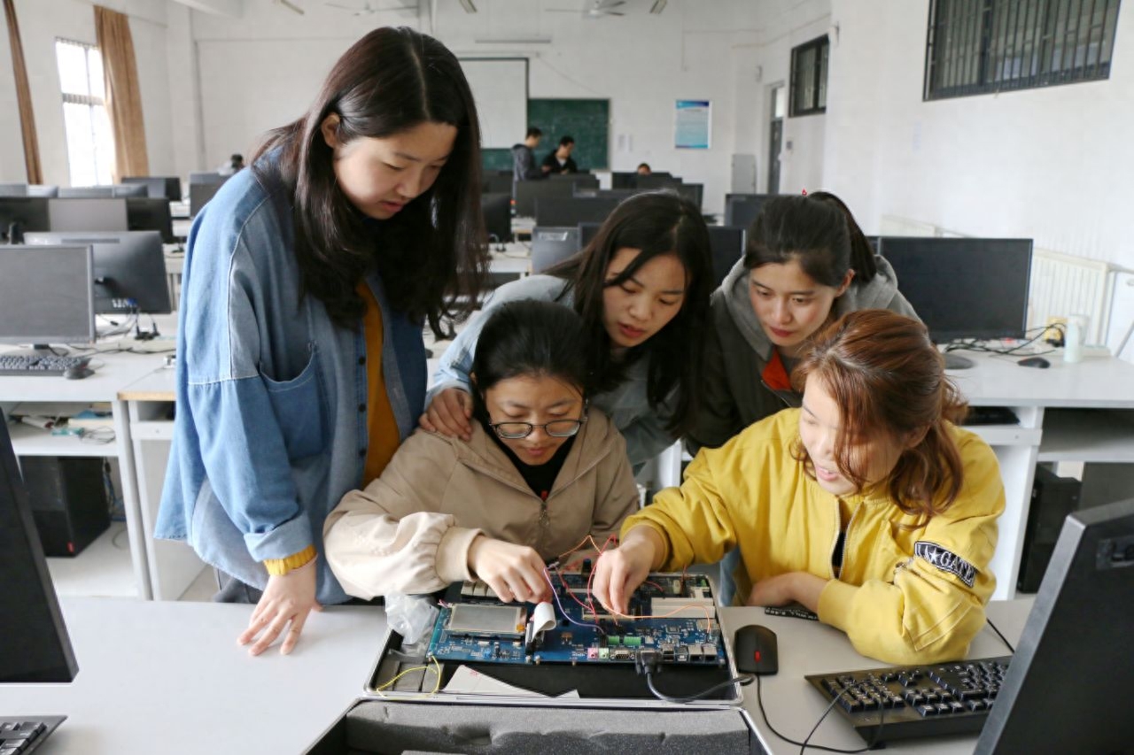 读研,真的比考研还累吗,在这三个方向上努力帮你读研顺利拿证(图2) 读研,真的比考研还累吗,在这三个方向上努力帮你读研顺利拿证(图2)