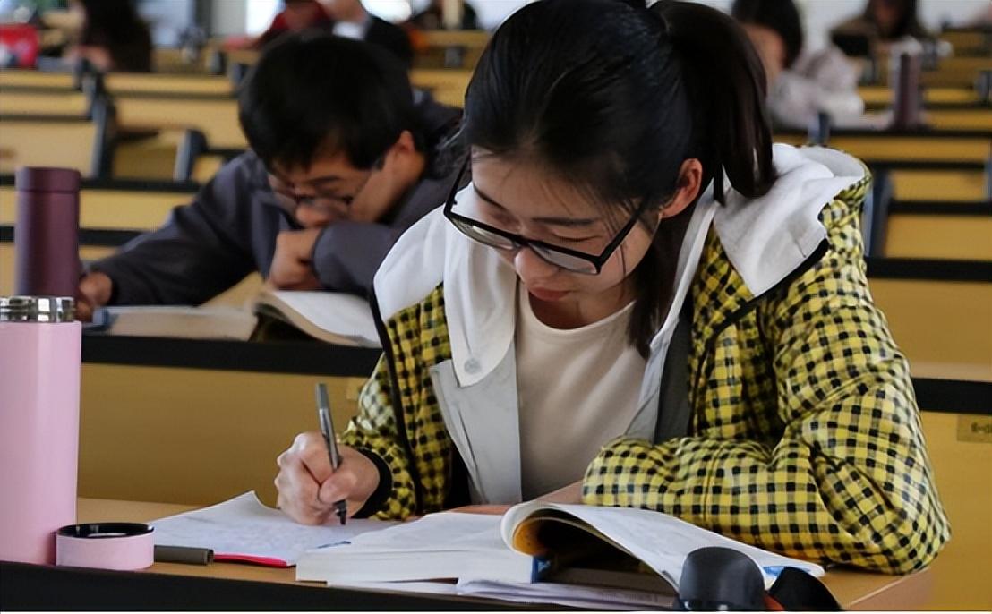 普通一本考研考本校有意义吗,大学生考研考本校的三大很吸引人的优势(图4) 普通一本考研考本校有意义吗,大学生考研考本校的三大很吸引人的优势(图4)
