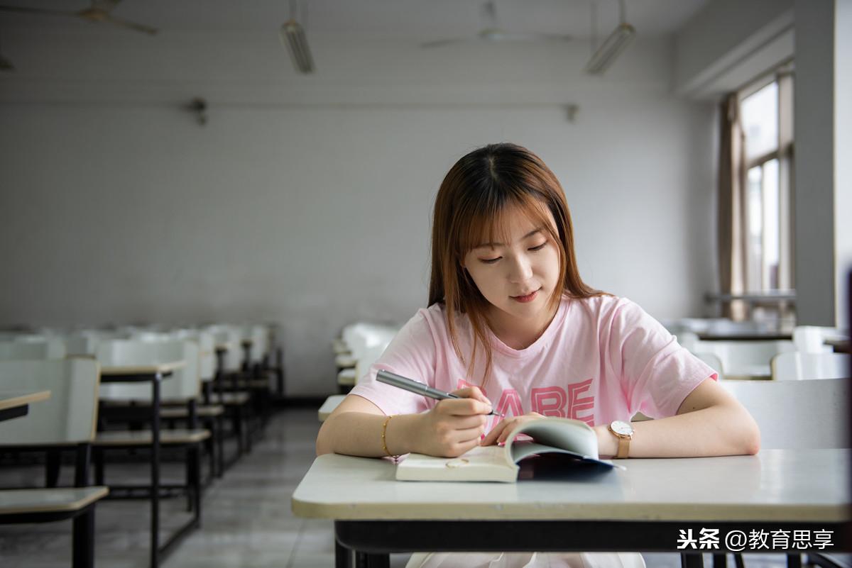 在职研究生英语怎么学,助你拿高分的在职考研英语复习攻略(图3) 在职研究生英语怎么学,助你拿高分的在职考研英语复习攻略(图3)