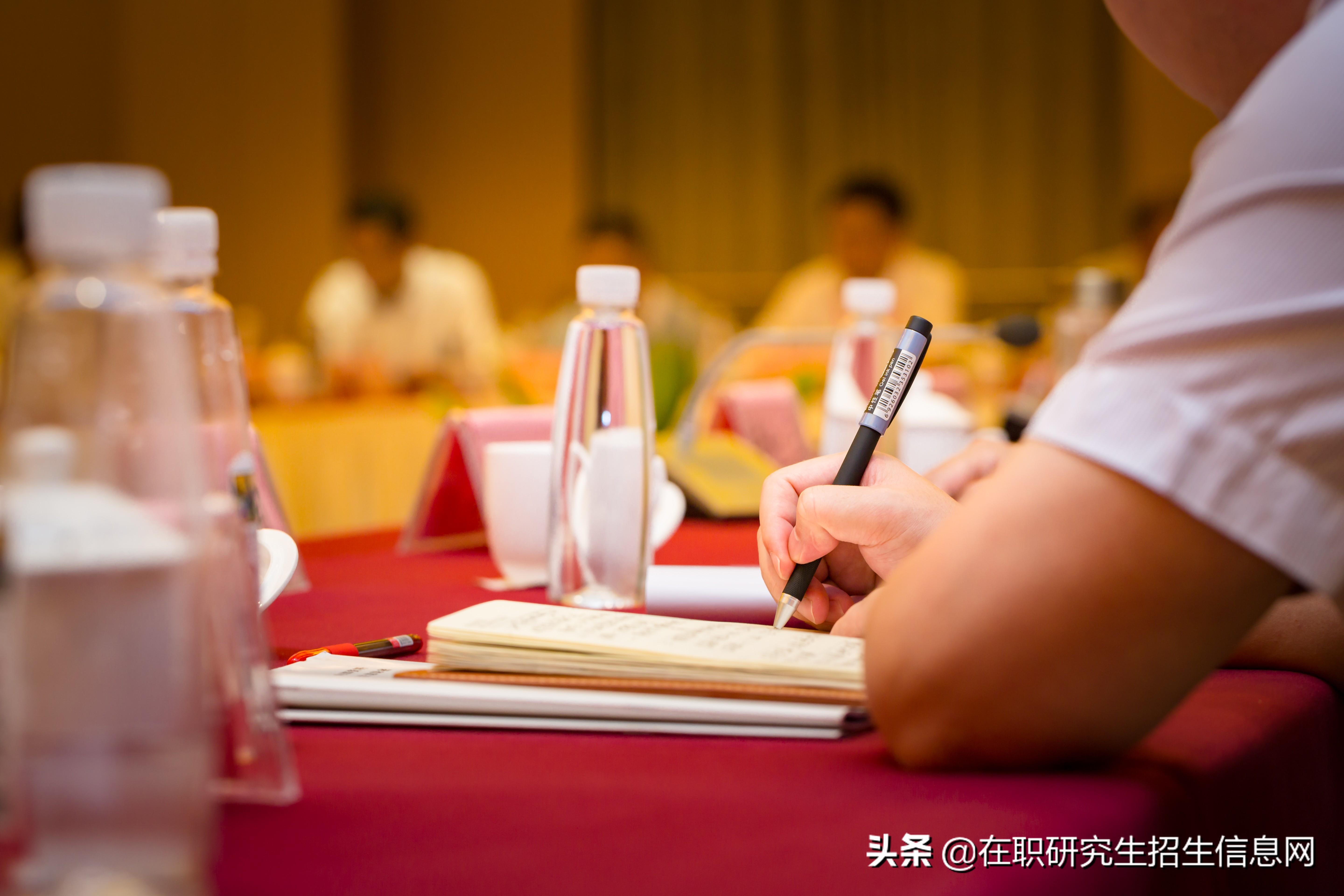 公务员读在职研究生有什么用，公务员报考在职研究生的5大作用