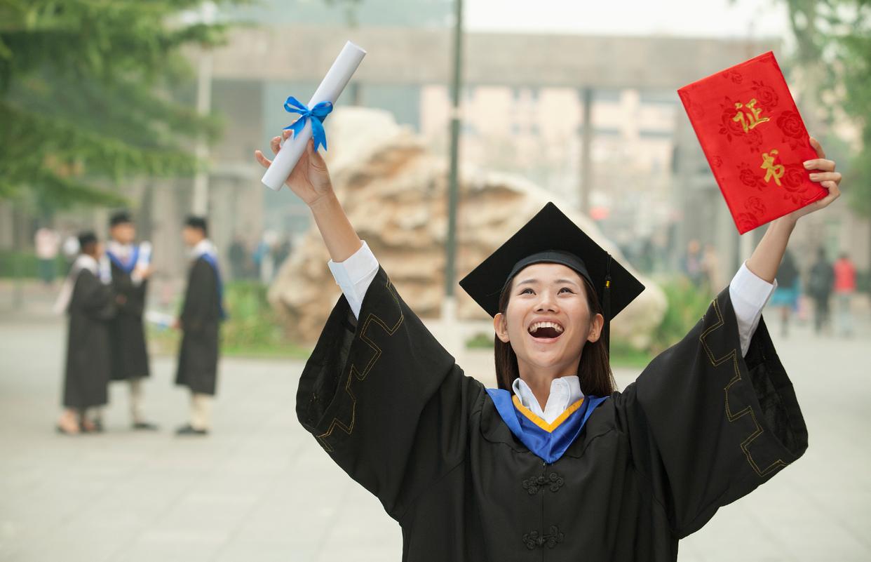 研究生学费大概多少一年，三大类型研究生的一年学费介绍