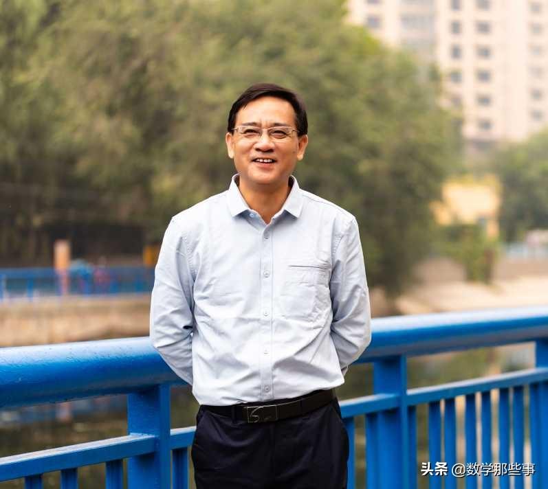 考研数学跟哪个老师比较好,不看后悔!考研数学名师大盘点(图4) 考研数学跟哪个老师比较好,不看后悔!考研数学名师优点大盘点(图4)
