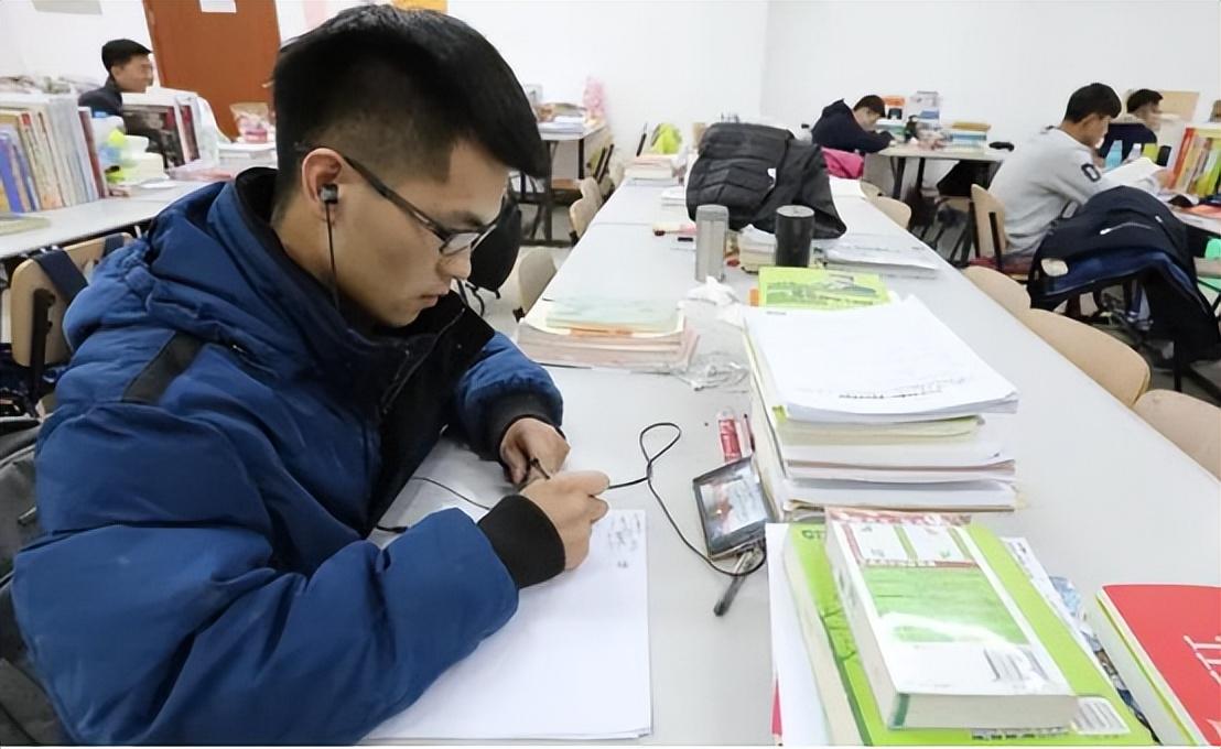 考研需要英语几级水平,过来人告诉你英语四六级对考研的真实影响(图3) 考研需要英语几级水平,过来人告诉你英语四六级对考研的真实影响(图3)