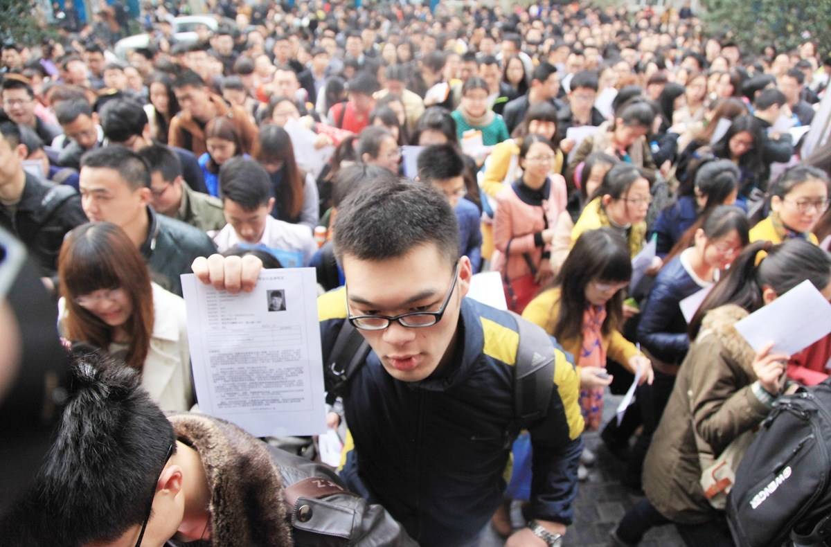 毕业了想考公务员的捷径,四类大学生毕业后公考的三条捷径建议(图2) 毕业了想考公务员的捷径,四类大学生毕业后公考的三条捷径建议(图2)