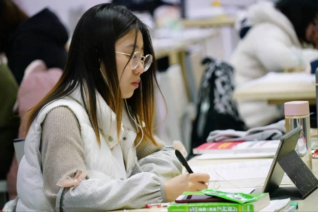 考公难度大么,不同城市考公的难度和薪资差别解析(图5) 考公难度大么,不同城市考公的难度和薪资差别解析(图5)