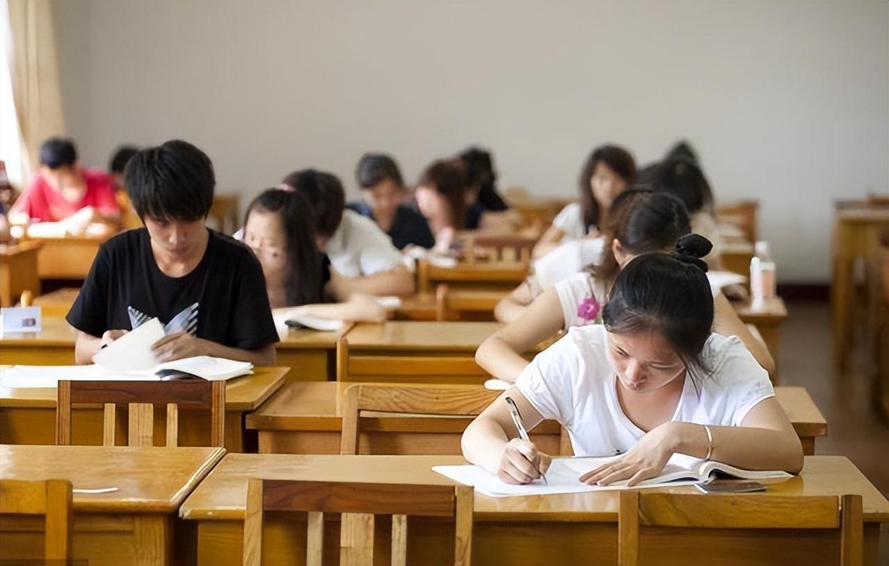最容易上岸的公考单位,公务员考试中比较容易上岸的三类岗位(图3) 最容易上岸的公考单位,公务员考试中比较容易上岸的三类岗位(图3)
