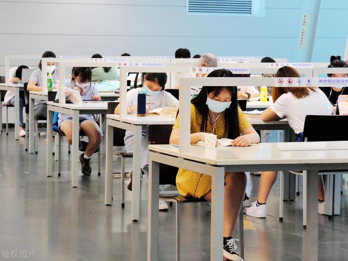 公考可以考什么单位的,体制内公务员最轻松的5个不加班单位(图2) 公考可以考什么单位的,体制内公务员最轻松的5个不加班单位(图2)