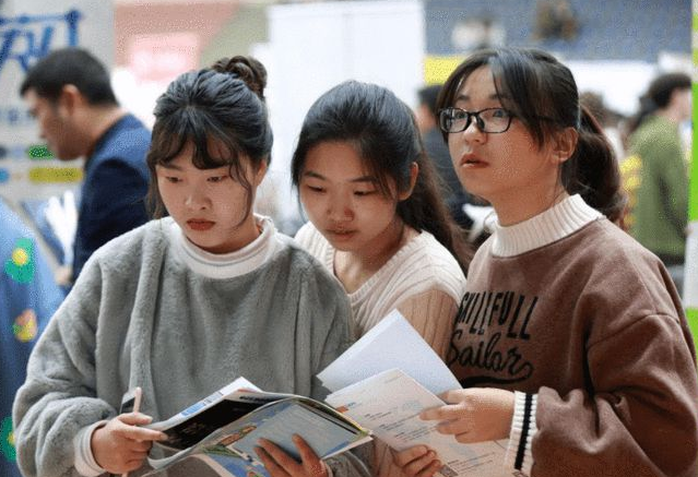 考公和考研哪个更好,过来人的考研vs考公详细选择指南(图6) 考公和考研哪个更好,过来人的考研vs考公详细选择指南(图6)
