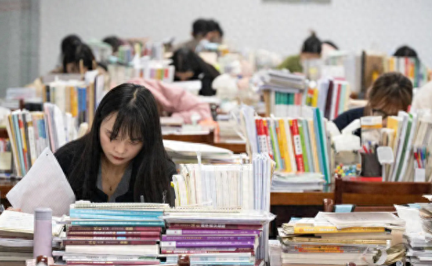 考研怎么跨专业考，跨专业考研选专业的四大原则及注意事项